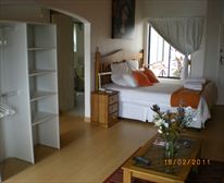room 8 executive suite - Falconcrest Bed and Breakfast