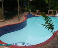 THE POOL - Graceland Guest House