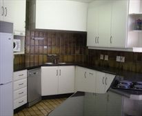 Granite kitchen with dishwasher - Beachfront Gem 3