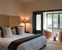  - Hotel Izulu
