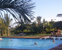 Large saline pool - Malibu at Beverly Hills