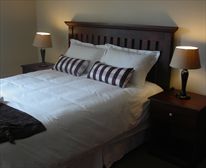 Main EnSuite Bedroom - ANNEX The White House (Self Catering Home) Your Home away from Home Accommodation