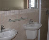 Fully Fitted Kitchen - ANNEX The White House (Self Catering Home) Your Home away from Home Accommodation