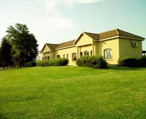 Villa Venezia lounge Unit 1 - River Crossing Bed & Breakfast
