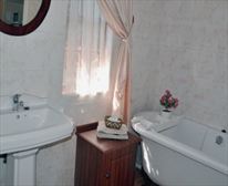 Cottage En suite Bathroom - Butterscotch Bed & Breakfast