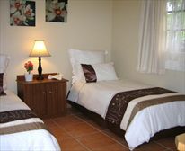 Cottage 2nd Bedroom - Butterscotch Bed & Breakfast