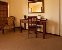  - Howick Falls Hotel 