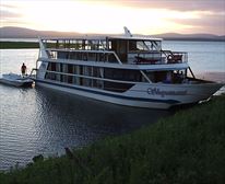  - Shayamanzi Houseboat
