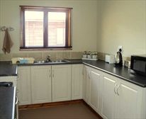 Timber cottage kitchen - Old Beacon Hill