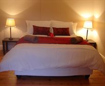 Cottage 2 queen bed with en suite - Old Beacon Hill