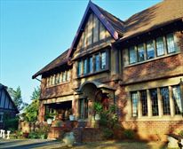  - The Sleeping Bao Bed and Breakfast