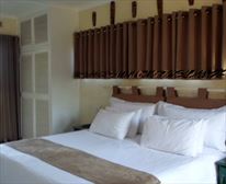 TV Lounge. - Beachcomber Bay