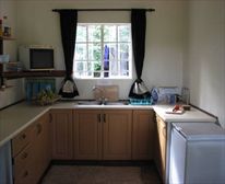 Sisal Cottage Kitchen area - Crafters Lodge