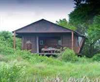  - Makakatana Bay Lodge
