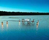 - Makakatana Bay Lodge