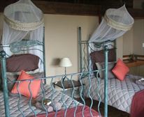 Twin bed - Nibela Lodge