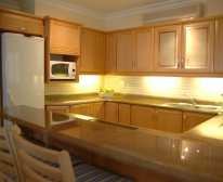 Fully equipped modern kitchen - 8 Wedgewood Terrace