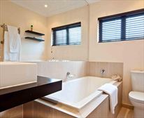 Second bathroom - 8 Wedgewood Terrace