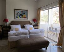 Picture 3/10 - Bentley on the Beach (Beachfront Accommodation)