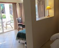 Picture 5/10 - Bentley on the Beach (Beachfront Accommodation)
