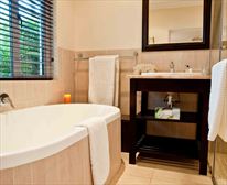 Room 3 full en-suite bathroom - Manaar House B & B
