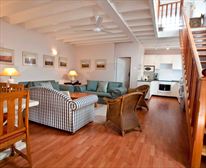 Lounge/dining/kitchen - luxury self catering apartment - Manaar House B & B