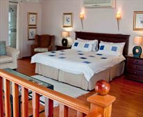 Main bedroom in the luxury self catering apartment - Manaar House B & B
